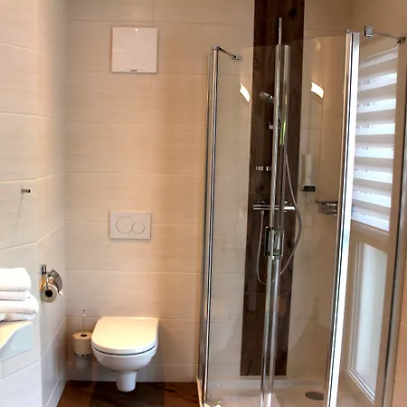 Hotell Kerschbaumer Rußbach am Paß Gschütt