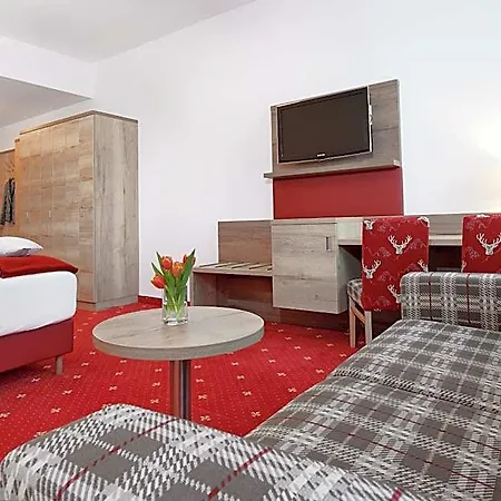 Hotel Kerschbaumer Rußbach am Paß Gschütt